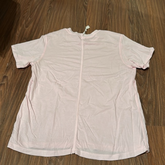 Lululemon all yours tee in strawberry milk shake size 2 like new condition - Picture 3 of 3